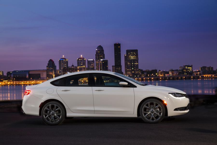  Chrysler 200S (UF) 2014 года  (фото 5 из 40)